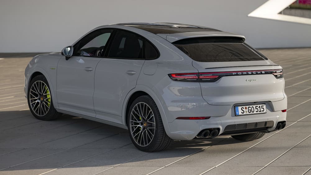 Porsche cayenne plug outlet in hybrid 2021